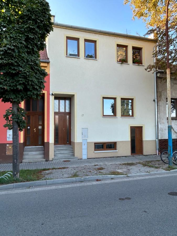 Stromoradni 17 Apartment Breclav Exterior photo